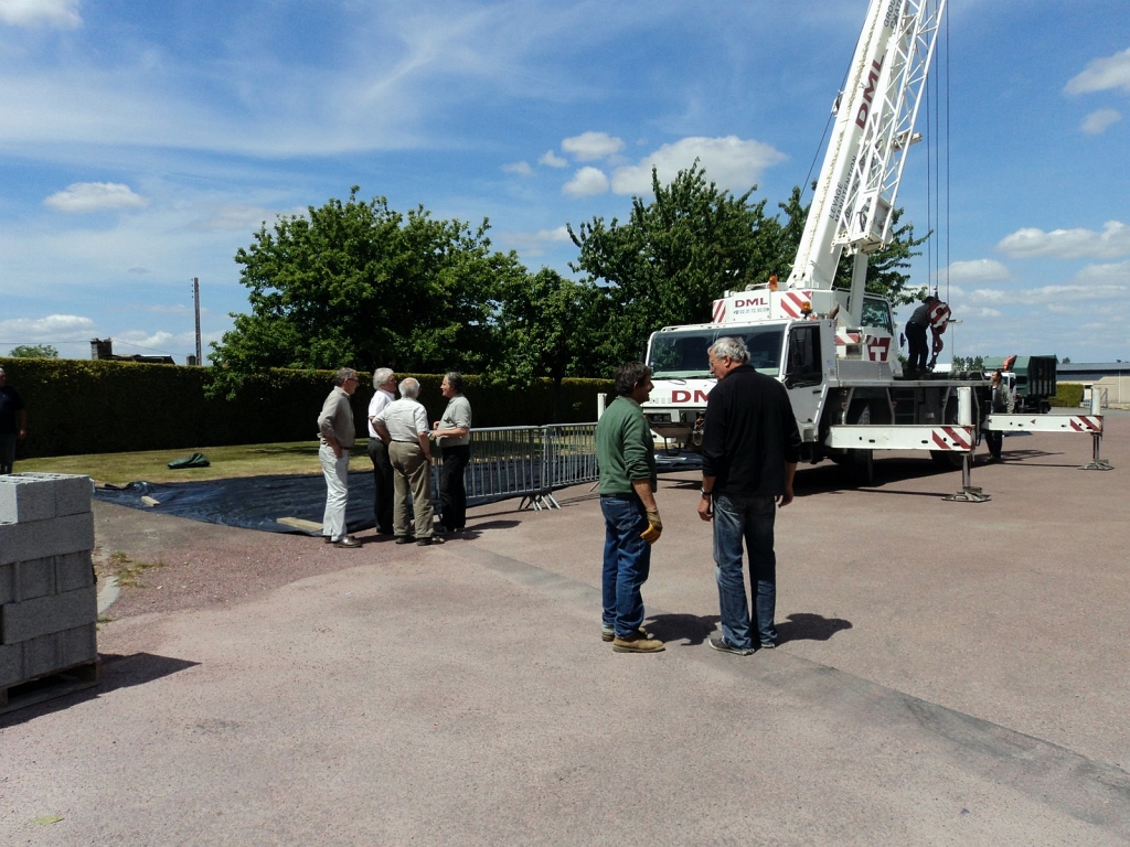 20110601 WHALE:BALEINE MOVES FROM BRÉCEY TO VIRE Bill Twohigg 067.jpg